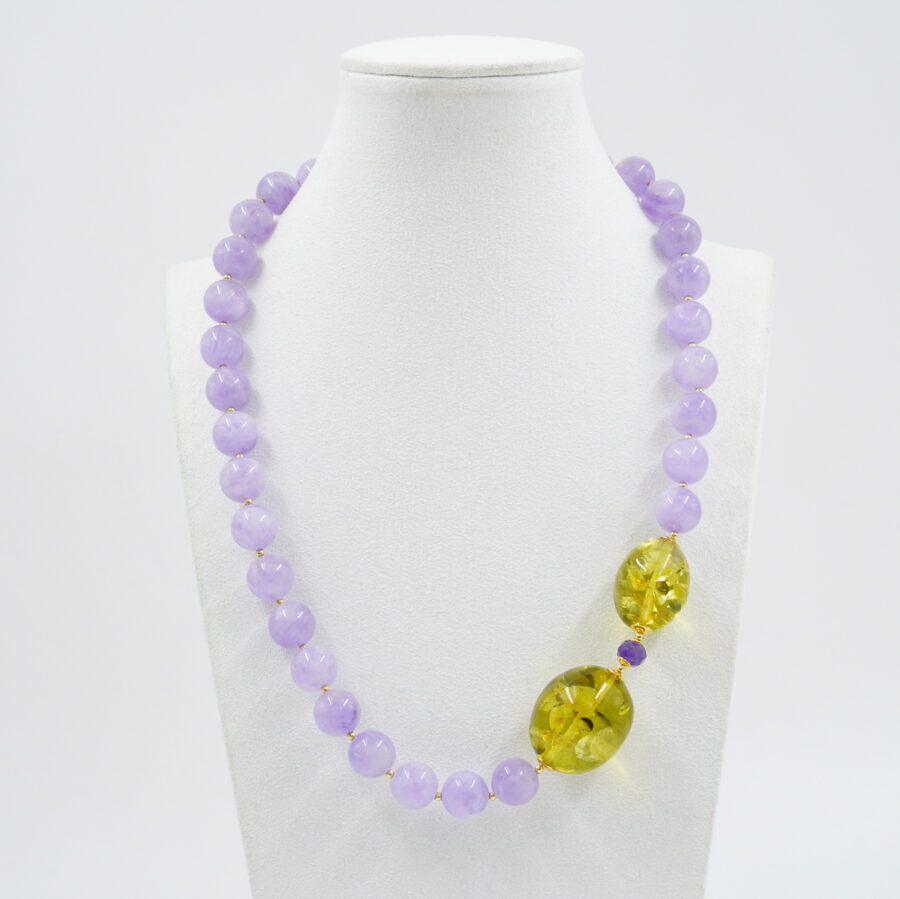 Collana con ametista lavanda, ambra, ematite, chiusura in argento – Dorato - immagine 2
