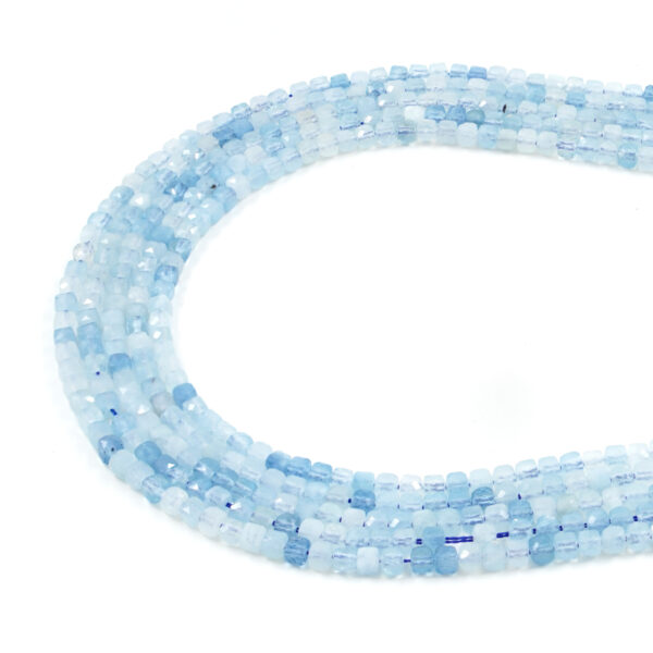 Acquamarina fili cubi sfaccettati 4mm – Qualità AB