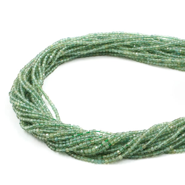 Apatite Verde fili cubi sfaccettati 2mm