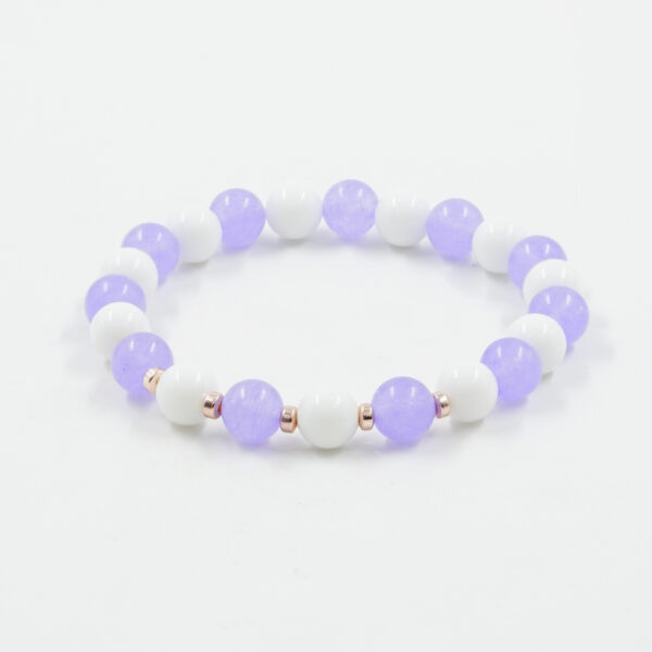 Bracciale elastico con agata bianca, giada viola lavanda, ematite