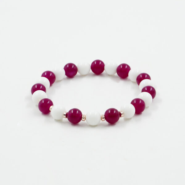 Bracciale elastico con agata bianca, giada rosso rubino, ematite