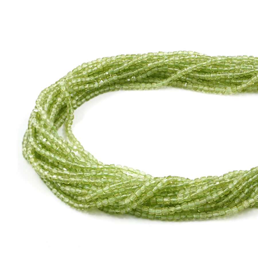 Peridoto fili cubi sfaccettati 3mm