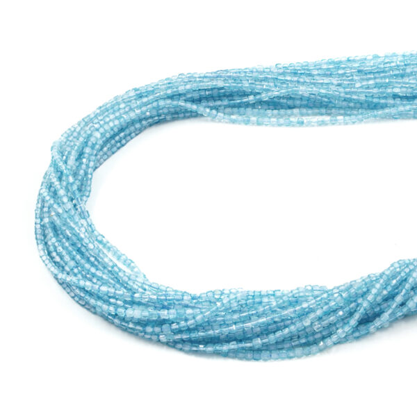 Topazio azzurro fili cubi sfaccettati 2mm