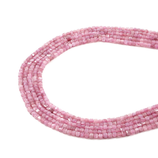 Tormalina Rosa fili cubi sfaccettati 3mm