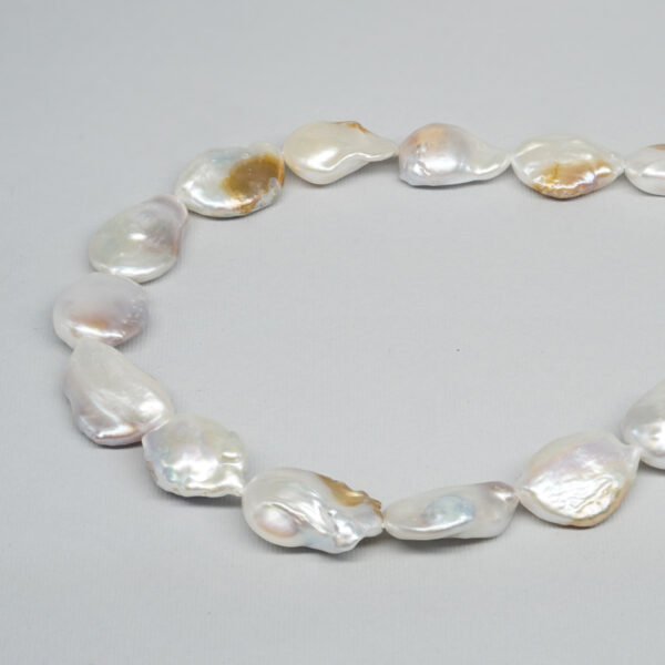 Perle d'Acqua Dolce fili free form piatti con nucleo 15-18mm