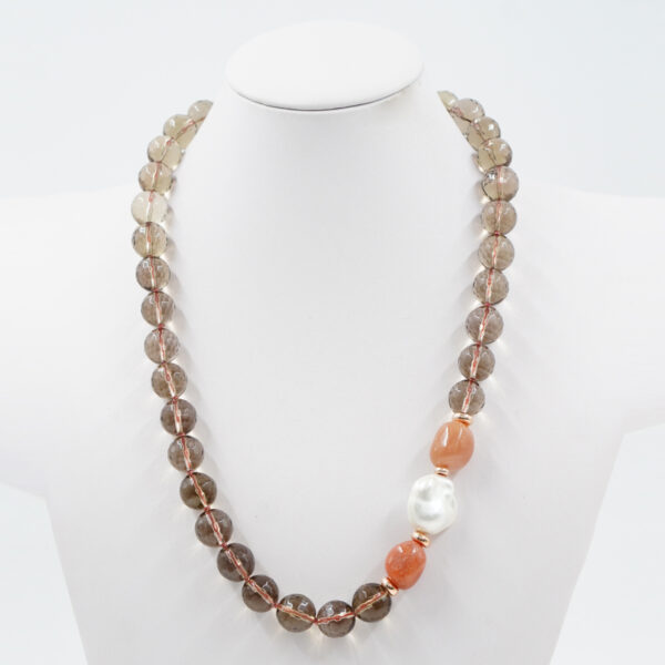 Collana in quarzo fumè, pietra del sole, perla, chiusura in argento rosè - COL2506