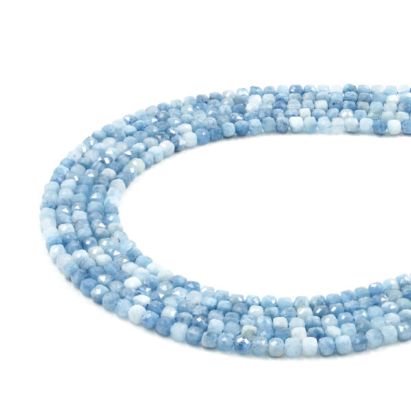 Acquamarina fili cubi sfaccettati 4mm - ACQ201