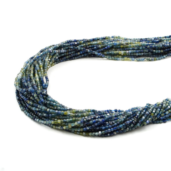 Zaffiri fili cubi sfaccettati 2-2,5mm - ZAF20