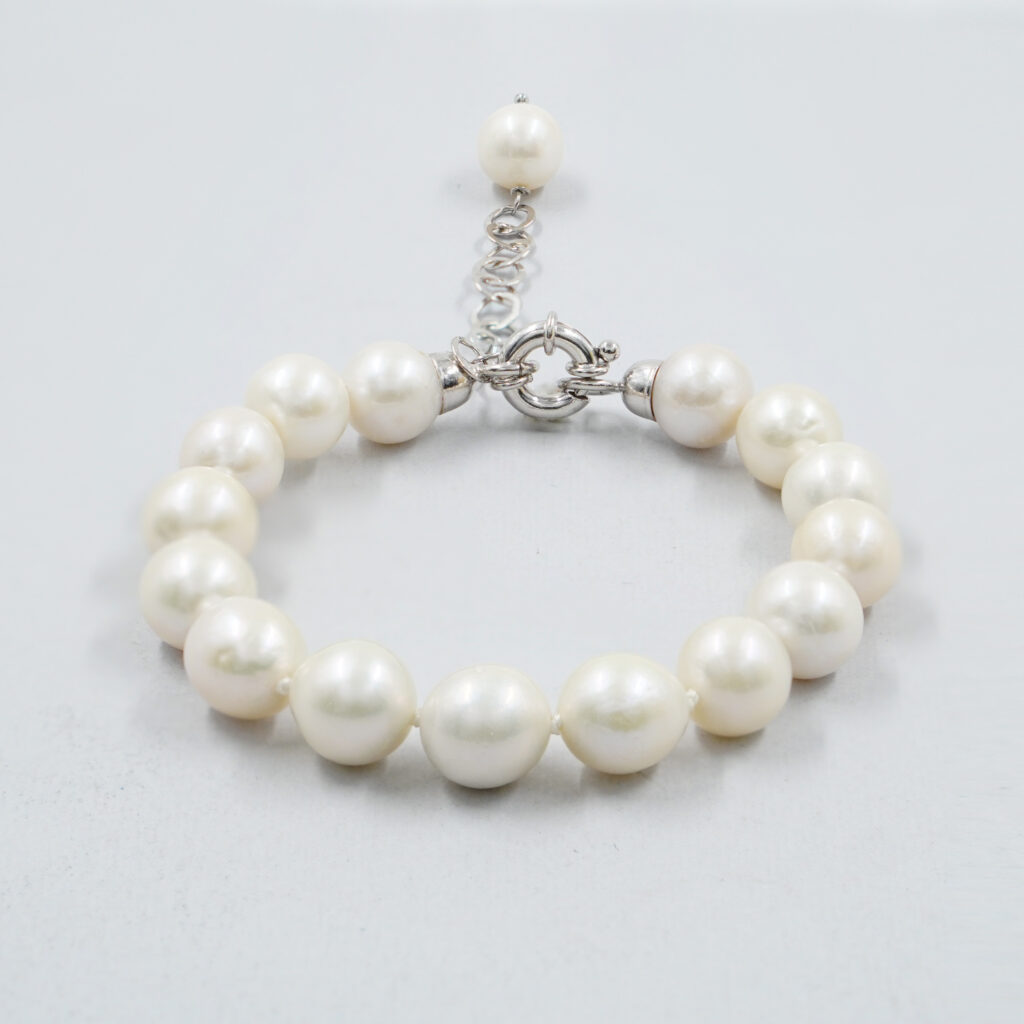 Bracciale di perle: eleganza naturale e idea regalo