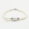 Bracciale in perle, chiusura argento rodiato - BRA2391