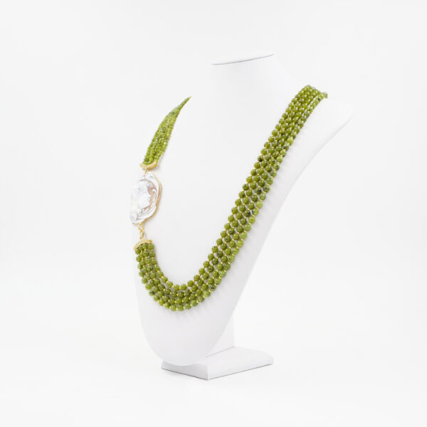 Collana in Giada, cammeo, chiusura argento dorato - COL1732