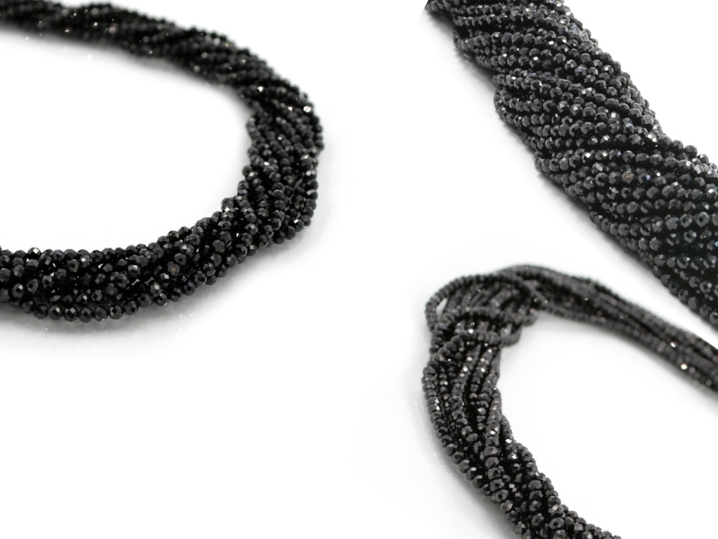 Spinello nero: caratteristiche, significato e perché sceglierlo per i tuoi gioielli